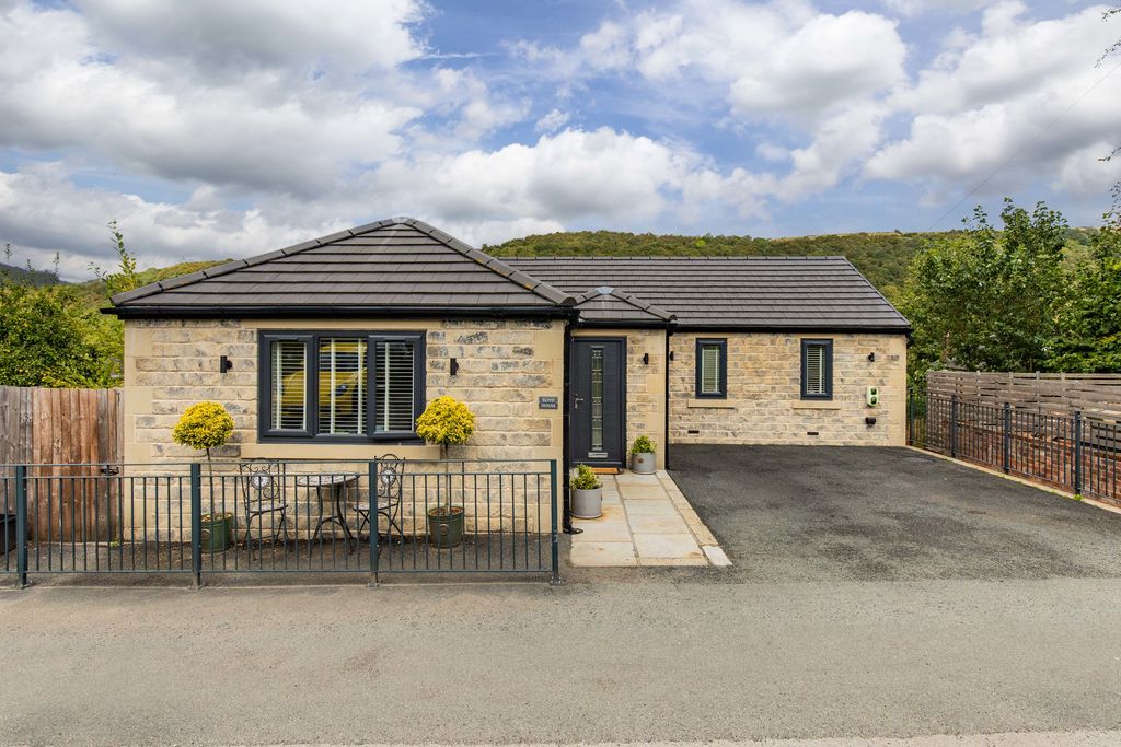 Higher Park Royd Drive
